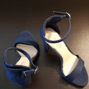 Michael Shannon 10M Sammey Denim sandal block heel